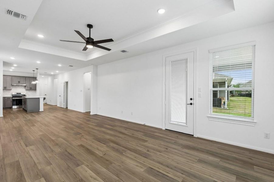 Spacious, unfurnished interior of a new home in Del Webb in Chambers Creek, Willis (Image 19).