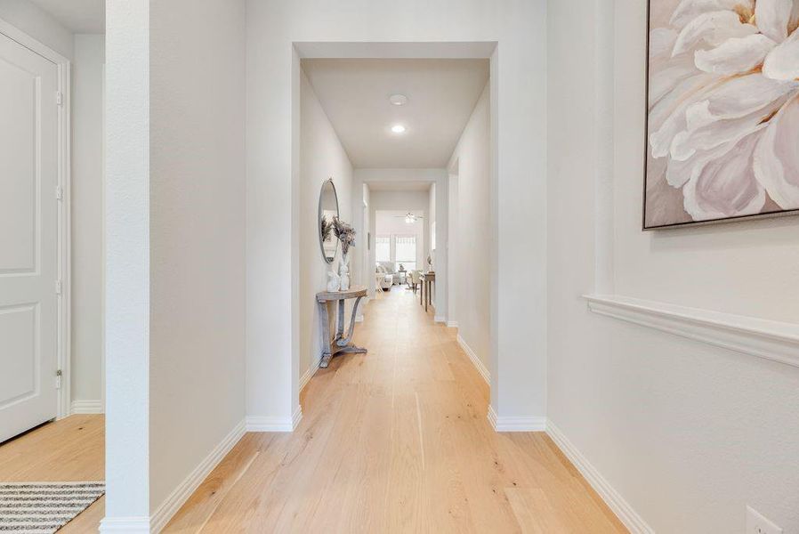 Spacious, unfurnished interior of a new home in Reunion, Rhome (Image 20).