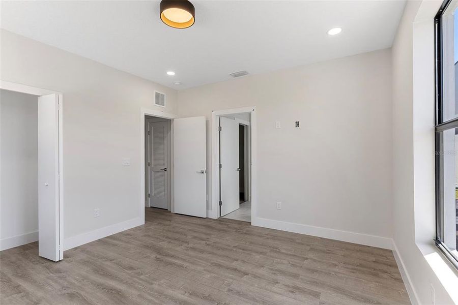 Spacious, unfurnished interior of a new home in , Tampa (Image 42). Spacious, unfurnished interior of a new home in , Tampa (Image 42).