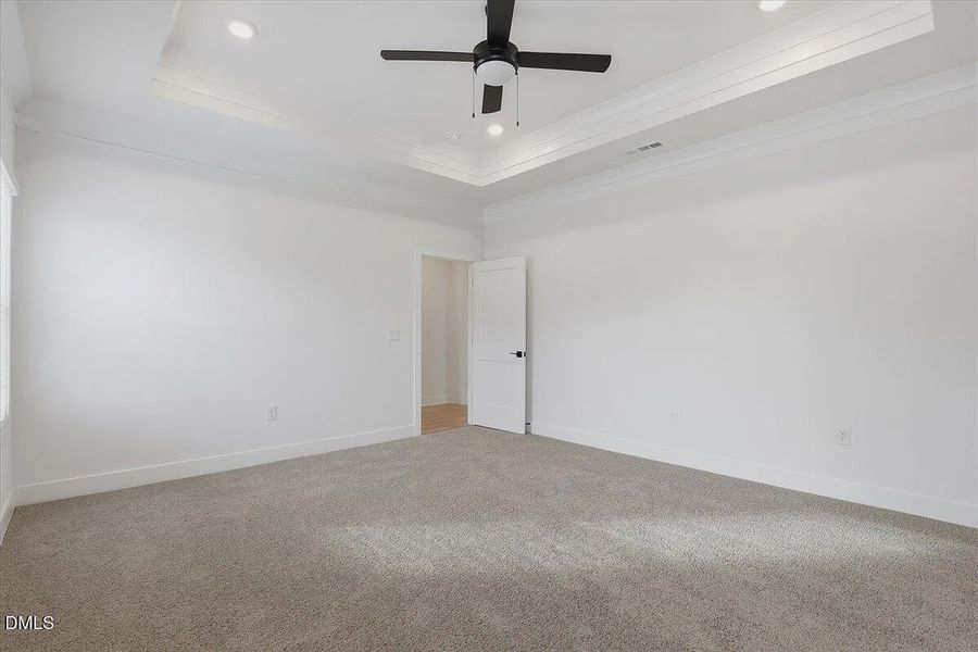 Spacious, unfurnished interior of a new home in Jackson Ridge, Pikeville (Image 26).