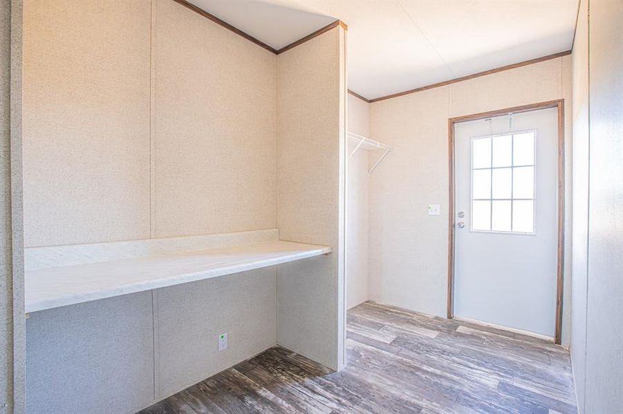 Spacious, unfurnished interior of a new home in , Bellevue (Image 20).