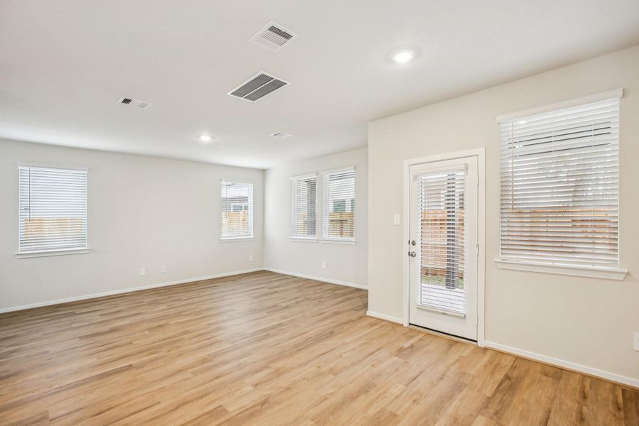 Spacious, unfurnished interior of a new home in Pinewood Trails - City Series, Atascocita (Image 21).