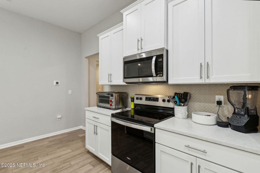 Furnished interior view inside a new home in River Glen, Yulee (Image 34). Furnished interior view inside a new home in River Glen, Yulee (Image 34).