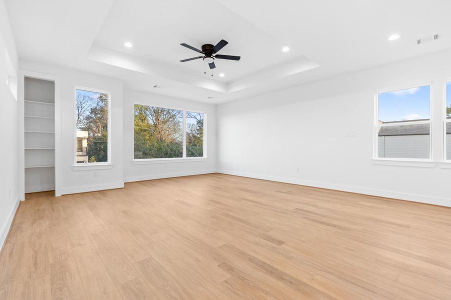Spacious, unfurnished interior of a new home in , Houston (Image 20). Spacious, unfurnished interior of a new home in , Houston (Image 20).