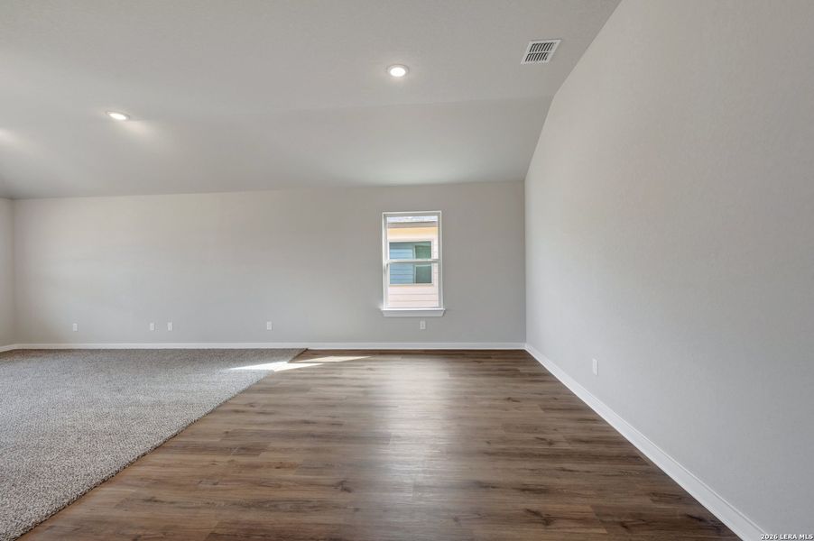 Spacious, unfurnished interior of a new home in Winding Brook, San Antonio (Image 42).