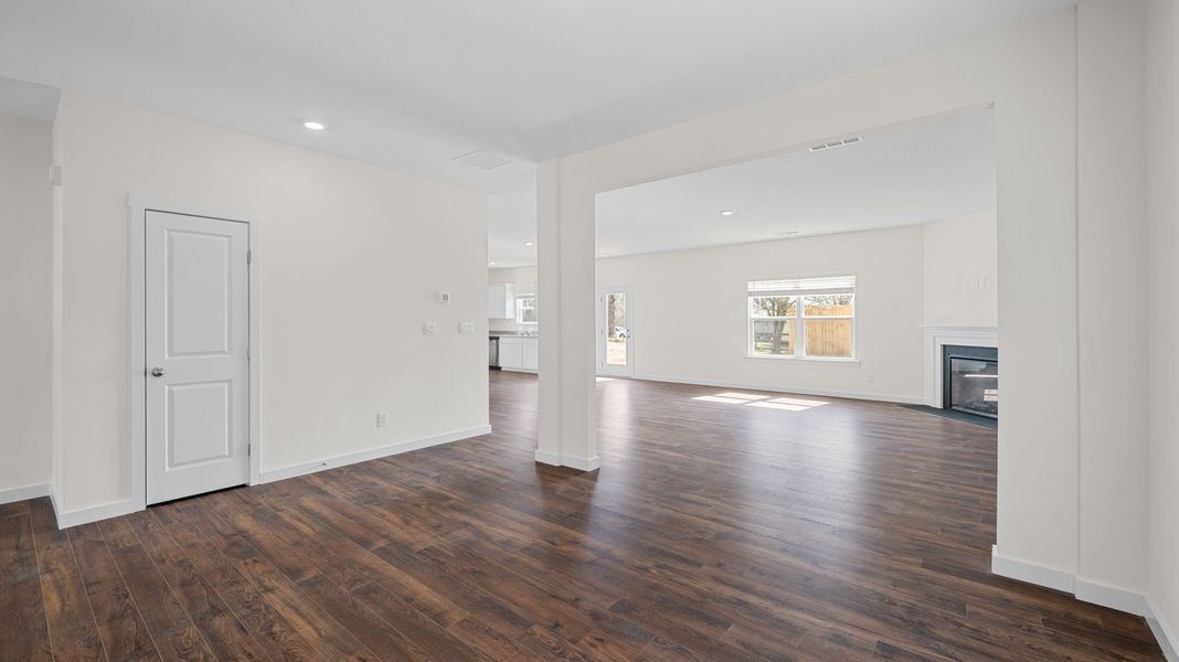 Spacious, unfurnished interior of a new home in Prairie Pass, Apison (Image 17).