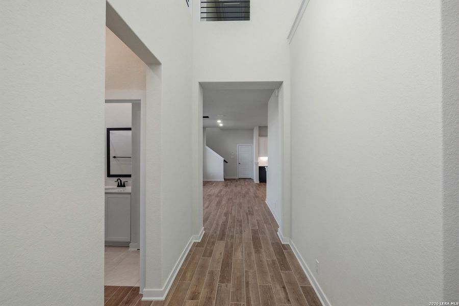 Spacious, unfurnished interior of a new home in The Crossvine, Schertz (Image 18).