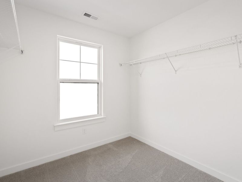 Spacious, unfurnished interior of a new home in Benders Cove, Mount Juliet (Image 48).