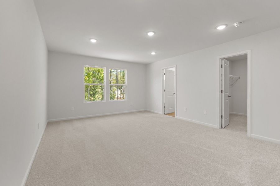 Spacious, unfurnished interior of a new home in Wimberly, Willow Spring (Image 44).