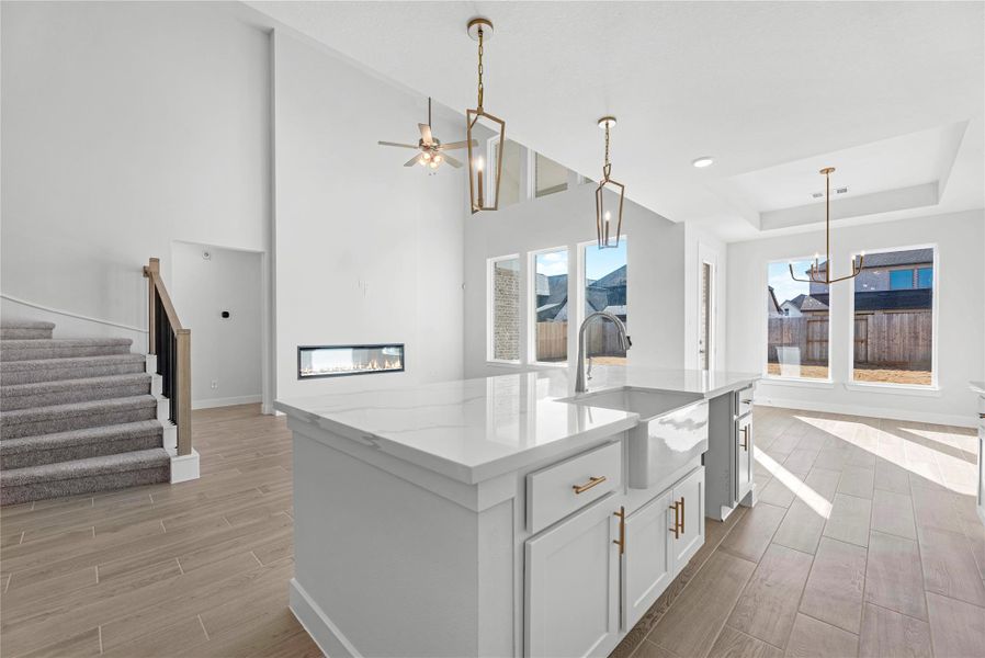 Representative image. Features, selections and colors may vary.