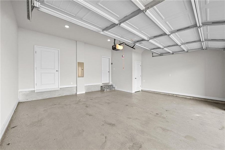 Spacious, unfurnished interior of a new home in , Sugar Hill (Image 43).