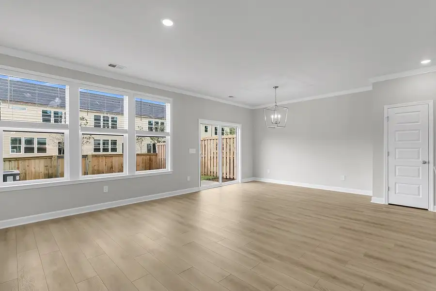 Spacious, unfurnished interior of a new home in Pineland Preserve, Summerville (Image 20).