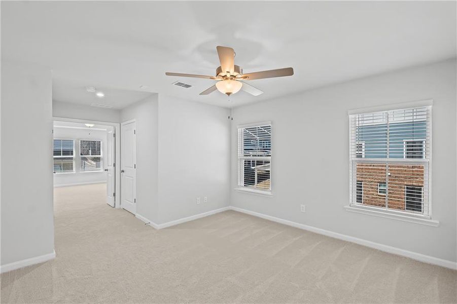 Spacious, unfurnished interior of a new home in Adler Springs, Powder Springs (Image 12).