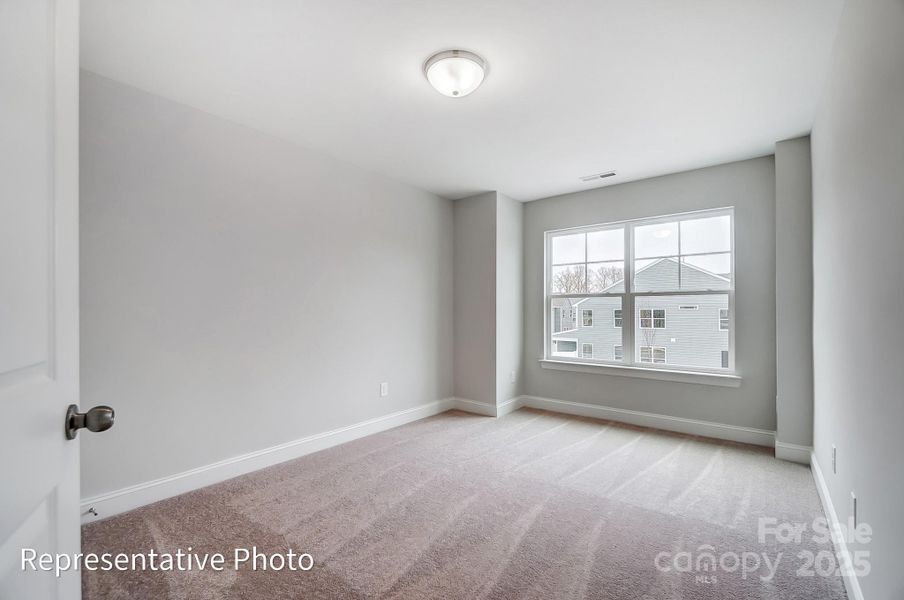 Spacious, unfurnished interior of a new home in Harrisburg Village, Harrisburg (Image 22).