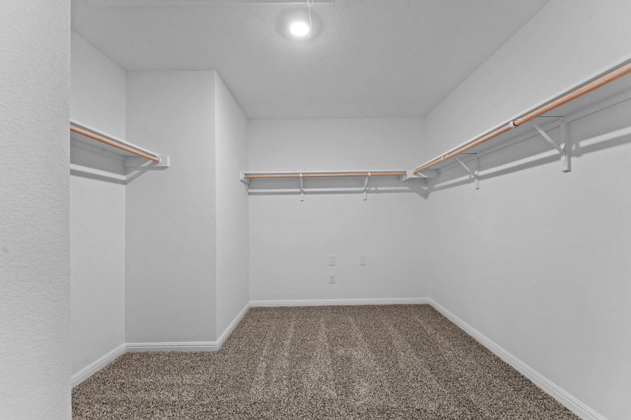 Spacious, unfurnished interior of a new home in Paramount, Kyle (Image 24).