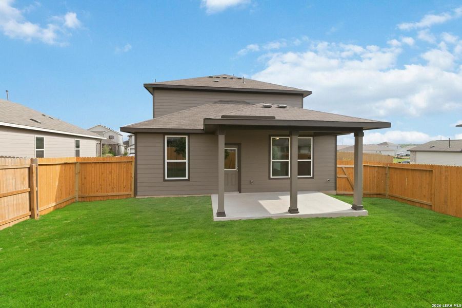 Exterior details and patio area of a home in Willow Point, San Antonio (Image 20).