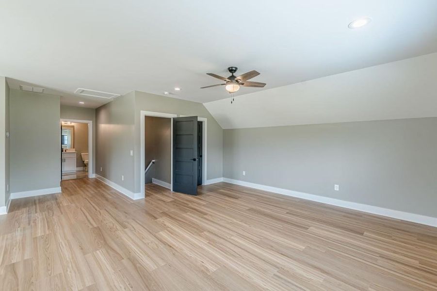 Spacious, unfurnished interior of a new home in , Bremen (Image 19).