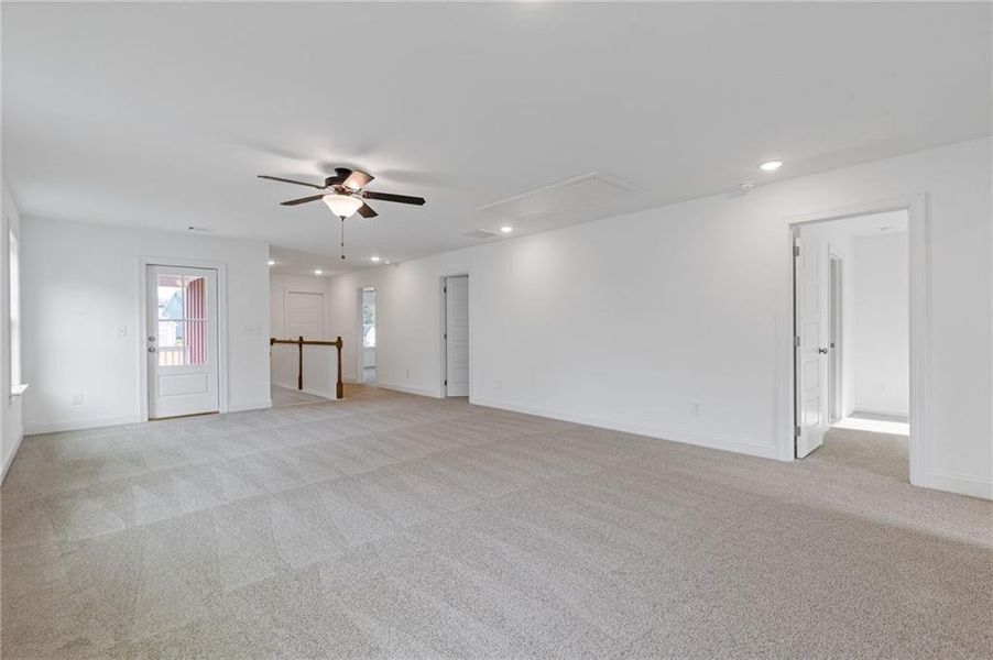 Spacious, unfurnished interior of a new home in , Athens (Image 25). Spacious, unfurnished interior of a new home in , Athens (Image 25).