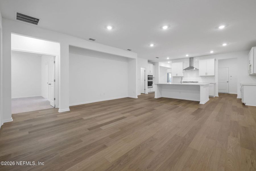 Spacious, unfurnished interior of a new home in Jennings Farm, Middleburg (Image 42). Spacious, unfurnished interior of a new home in Jennings Farm, Middleburg (Image 42).
