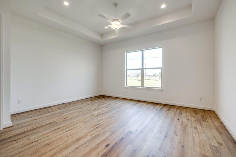 Spacious, unfurnished interior of a new home in Arborwood, Waller (Image 40).