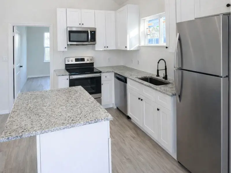Furnished interior view inside a new home in Lake Conroe Village, Montgomery (Image 4).