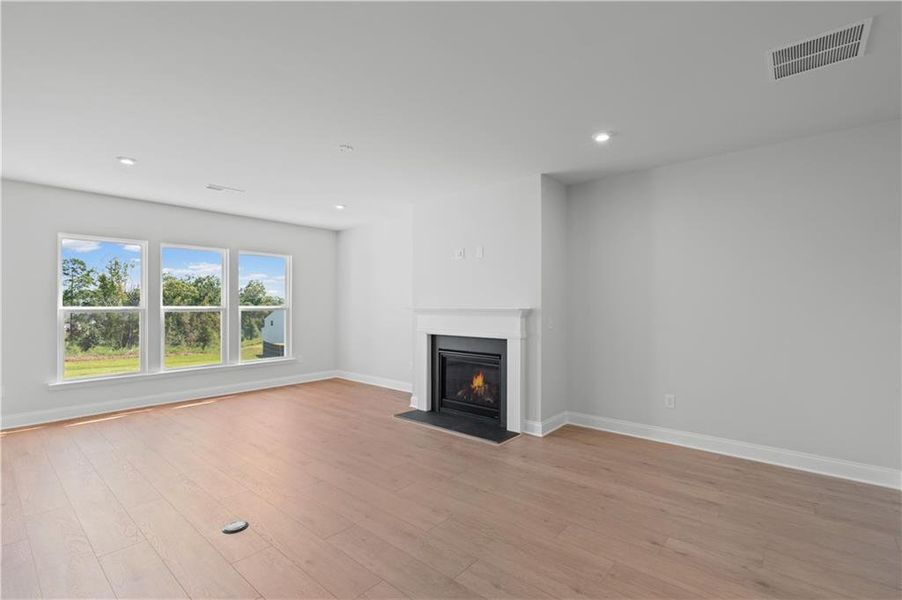 Spacious, unfurnished interior of a new home in Reunion, Flowery Branch (Image 9).