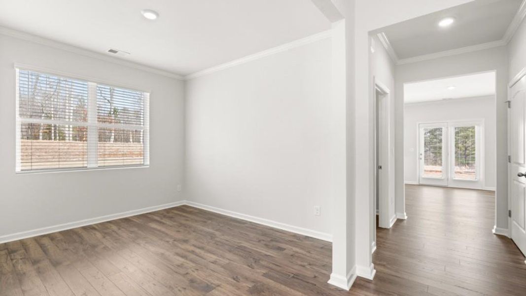 Spacious, unfurnished interior of a new home in Thompson Ridge, Dallas (Image 29).