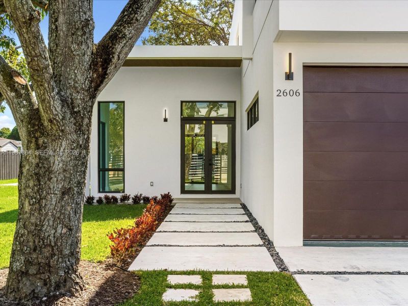 Exterior details and patio area of a home in , Miami (Image 30).