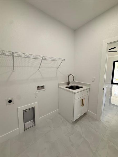Spacious, unfurnished interior of a new home in , Tampa (Image 24).