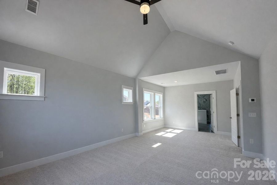Spacious, unfurnished interior of a new home in Hardy Pond, Rock Hill (Image 17).