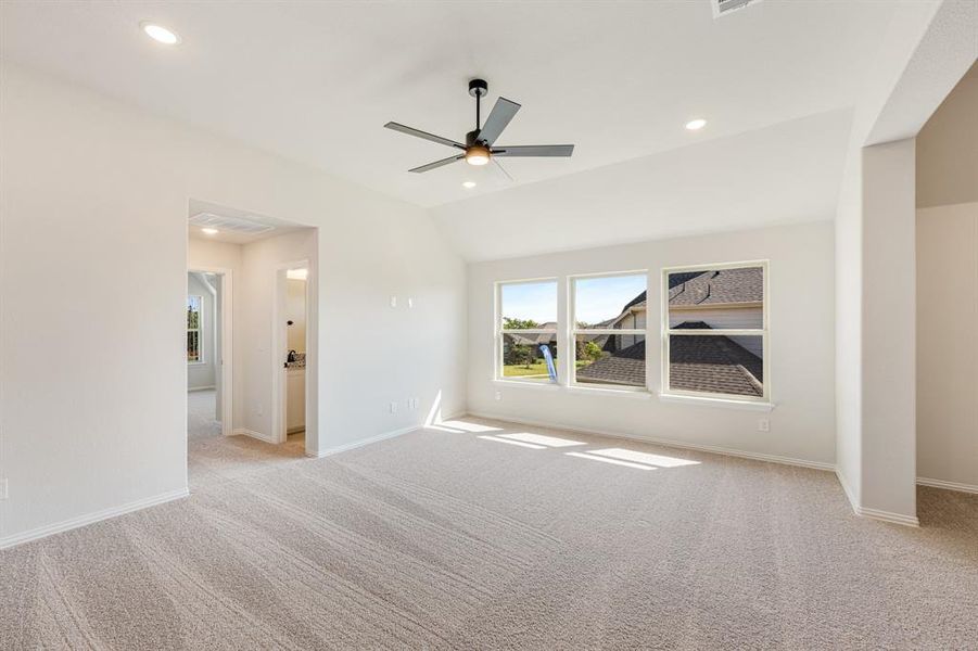 Spacious, unfurnished interior of a new home in Waterscape Classic 60s, Royse City (Image 28). Spacious, unfurnished interior of a new home in Waterscape Classic 60s, Royse City (Image 28).