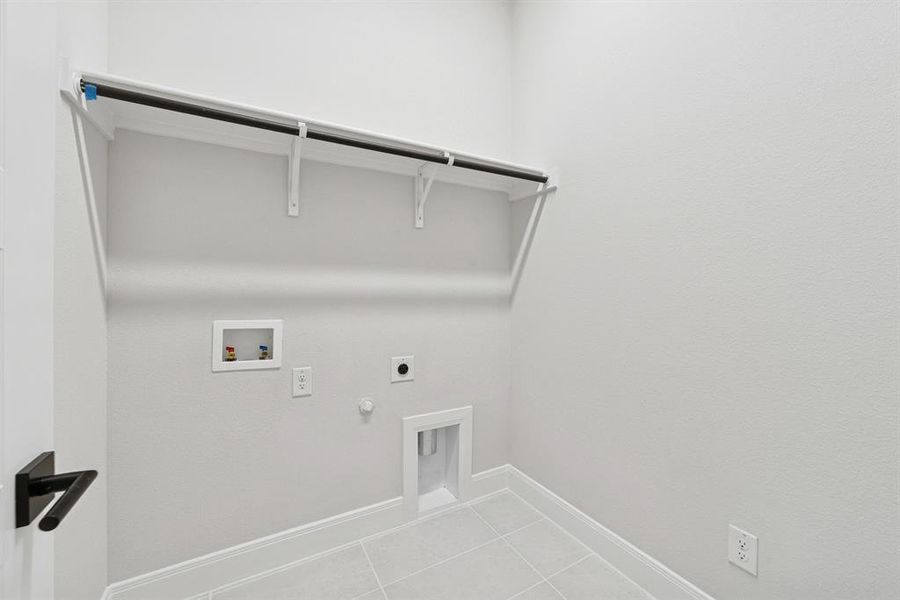 Spacious, unfurnished interior of a new home in Painted Tree - Classic Series, McKinney (Image 26). Spacious, unfurnished interior of a new home in Painted Tree - Classic Series, McKinney (Image 26).