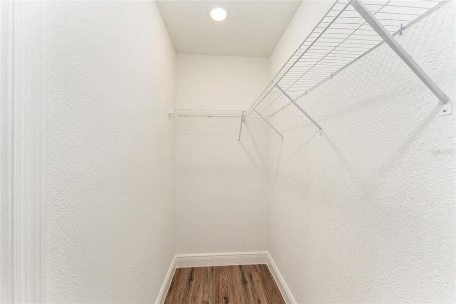 Spacious, unfurnished interior of a new home in , Ocala (Image 12).