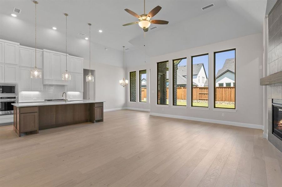 Spacious, unfurnished interior of a new home in Windsong Ranch, Prosper (Image 16). Spacious, unfurnished interior of a new home in Windsong Ranch, Prosper (Image 16).