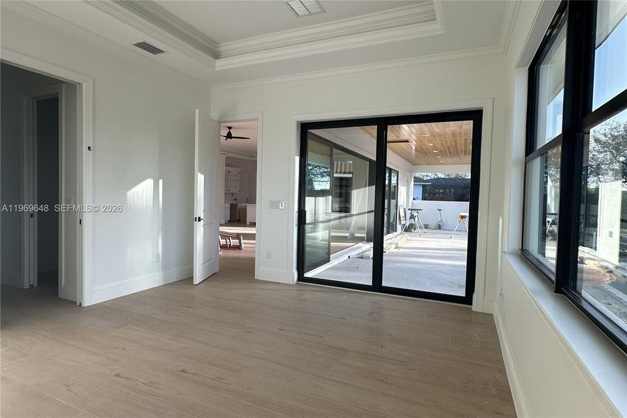 Spacious, unfurnished interior of a new home in , Vero Beach (Image 7).