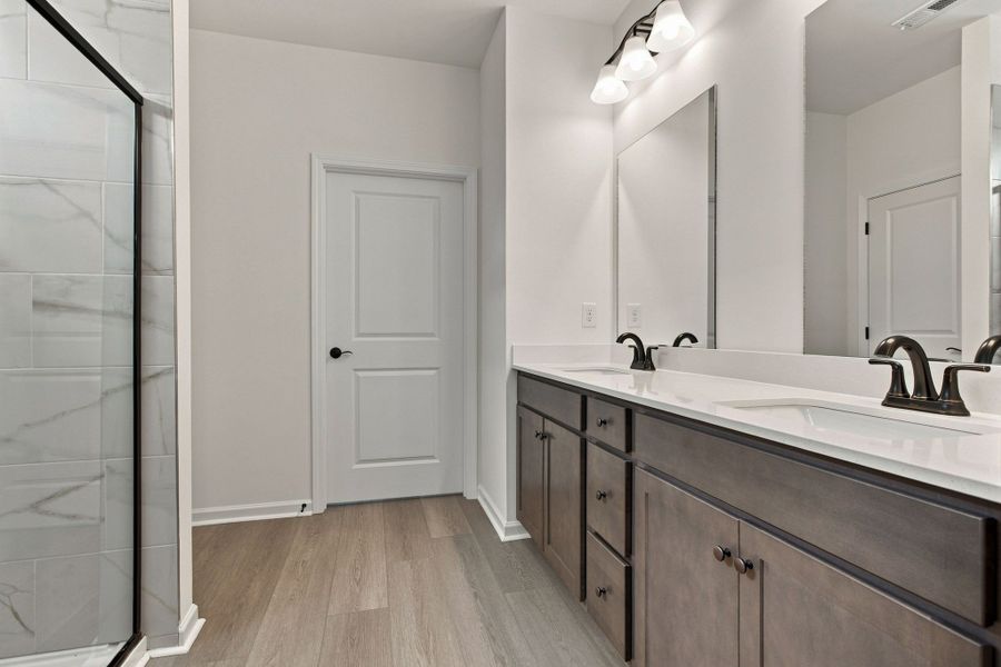 Furnished interior view inside a new home in Hampshire Hills, Columbia (Image 10).