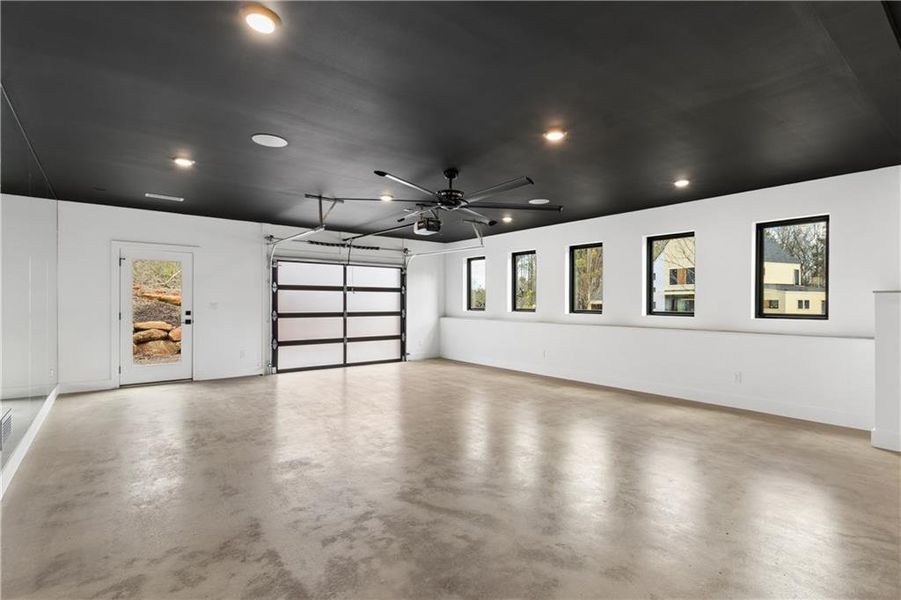Spacious, unfurnished interior of a new home in , Roswell (Image 48).