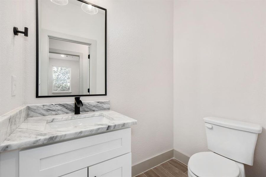 Furnished interior view inside a new home in Canyon Creek, Granbury (Image 9).