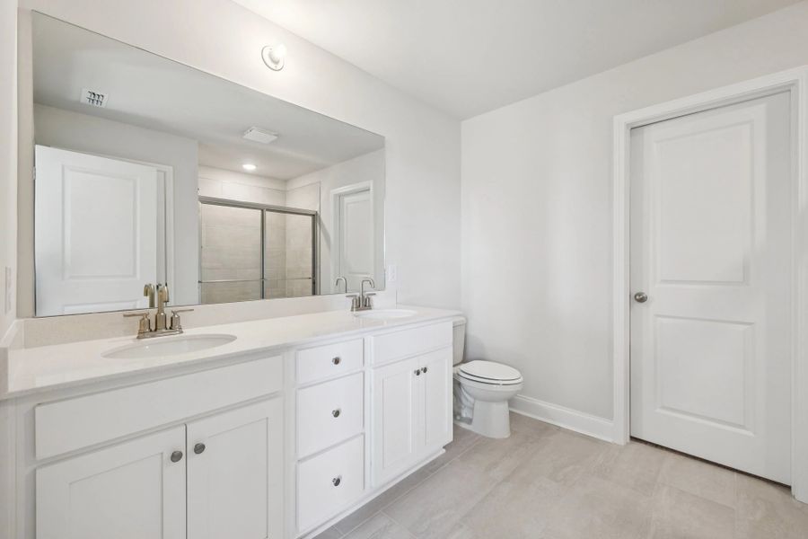 Furnished interior view inside a new home in Cades Bluff, Lebanon (Image 10).