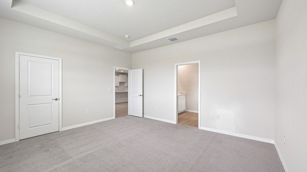Representative unfurnished interior of a home built from the Laurel by D.R. Horton in Star Farms at Lakewood Ranch, Bradenton (Image 27).