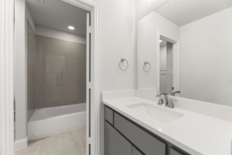 24. 2219 Morris - 3RD Bath (2) 24. 2219 Morris - 3RD Bath (2)