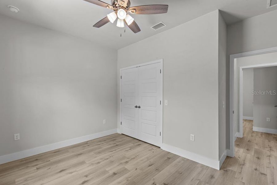 Spacious, unfurnished interior of a new home in , Bell (Image 15).
