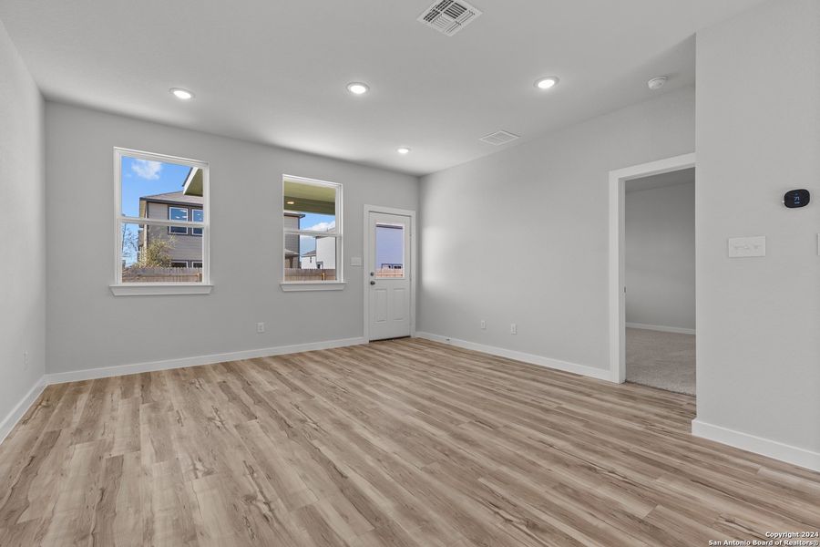 Spacious, unfurnished interior of a new home in Hiddenbrooke, Seguin (Image 29). Spacious, unfurnished interior of a new home in Hiddenbrooke, Seguin (Image 29).