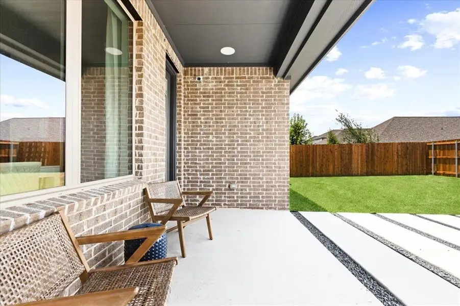 Exterior details and patio area of a home in Avondale, Fate (Image 3).