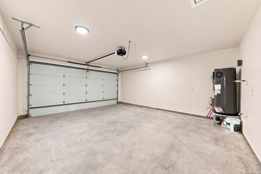 Spacious, unfurnished interior of a new home in , Kerrville (Image 19). Spacious, unfurnished interior of a new home in , Kerrville (Image 19).