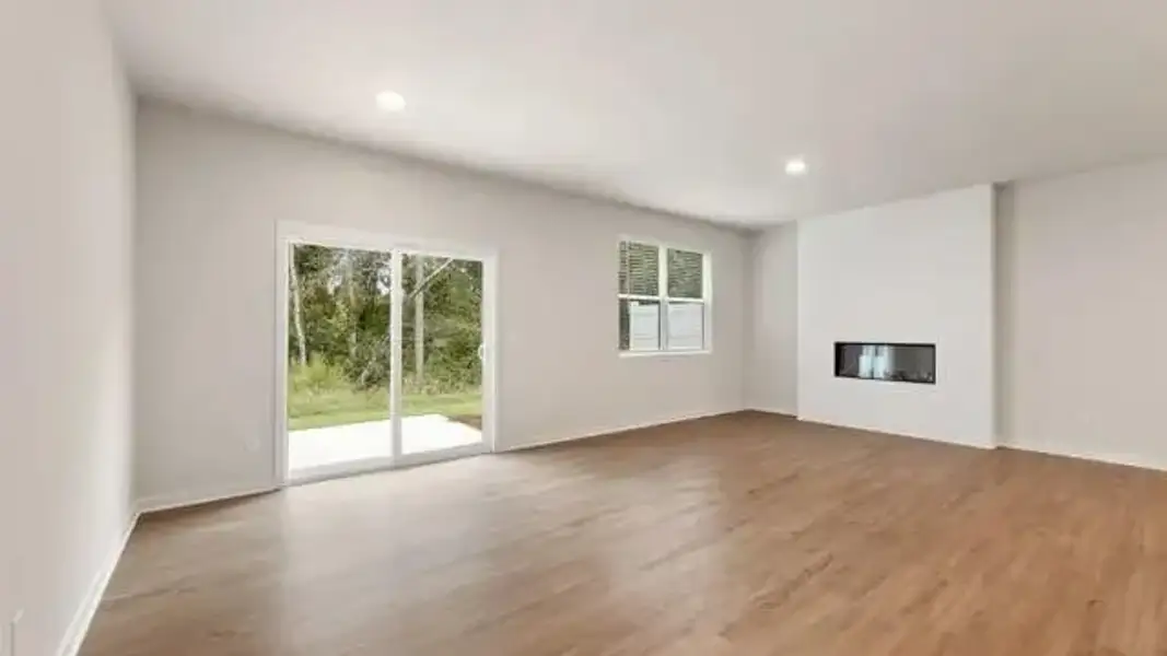 Spacious, unfurnished interior of a new home in Sherwood Square, Flowery Branch (Image 15).