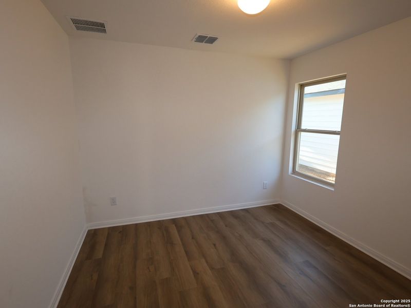 Spacious, unfurnished interior of a new home in Agave, San Antonio (Image 19).