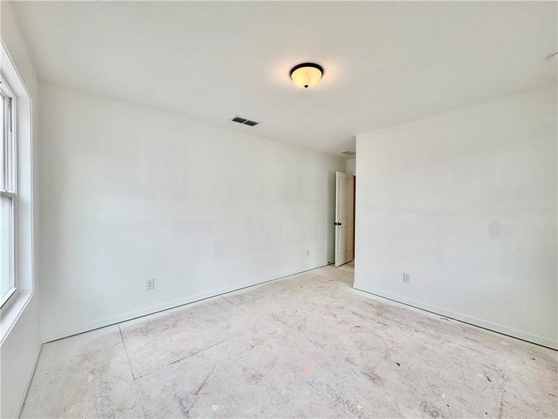 Image 21 of a home in Eastlyn Crossing.