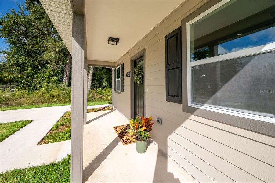 Exterior details and patio area of a home in , High Springs (Image 17). Exterior details and patio area of a home in , High Springs (Image 17).