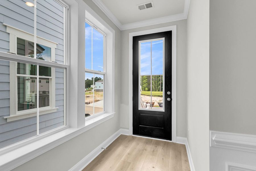 Spacious, unfurnished interior of a new home in Heron Preserve, Hanahan (Image 21).
